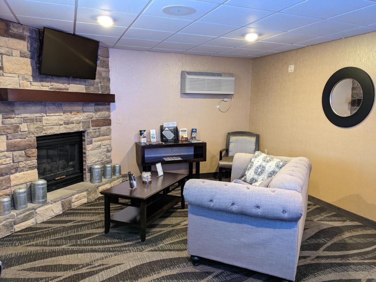 Cobblestone Inn & Suites - Merrill Εξωτερικό φωτογραφία
