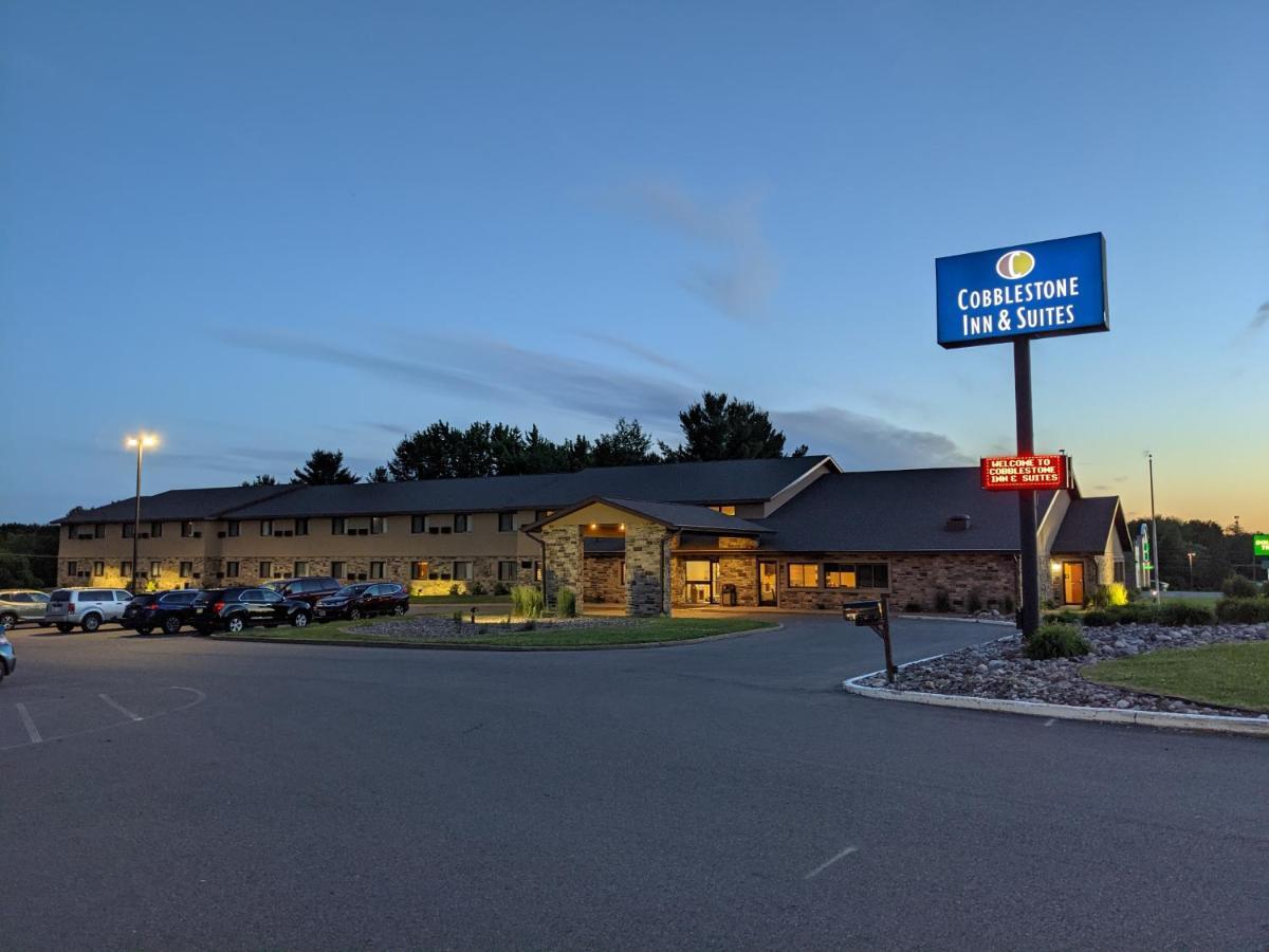 Cobblestone Inn & Suites - Merrill Εξωτερικό φωτογραφία