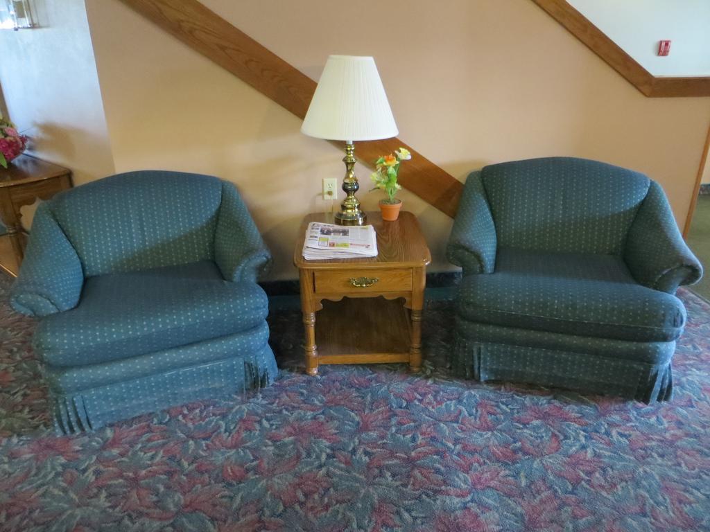 Cobblestone Inn & Suites - Merrill Εξωτερικό φωτογραφία