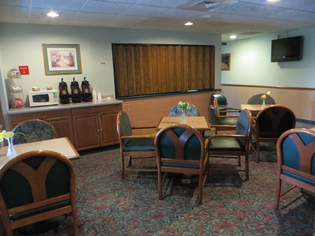 Cobblestone Inn & Suites - Merrill Εξωτερικό φωτογραφία