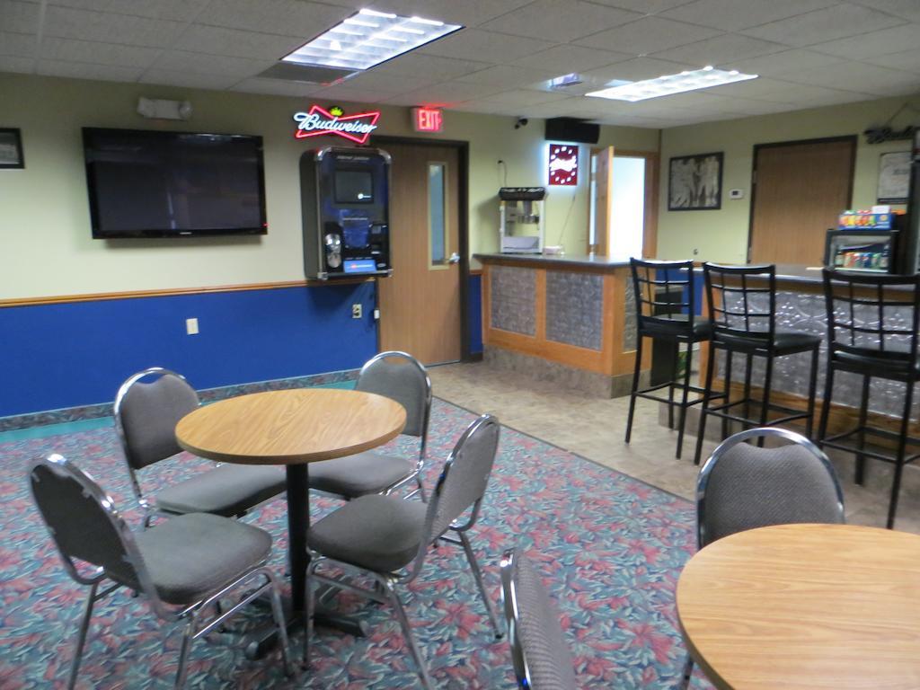 Cobblestone Inn & Suites - Merrill Εξωτερικό φωτογραφία