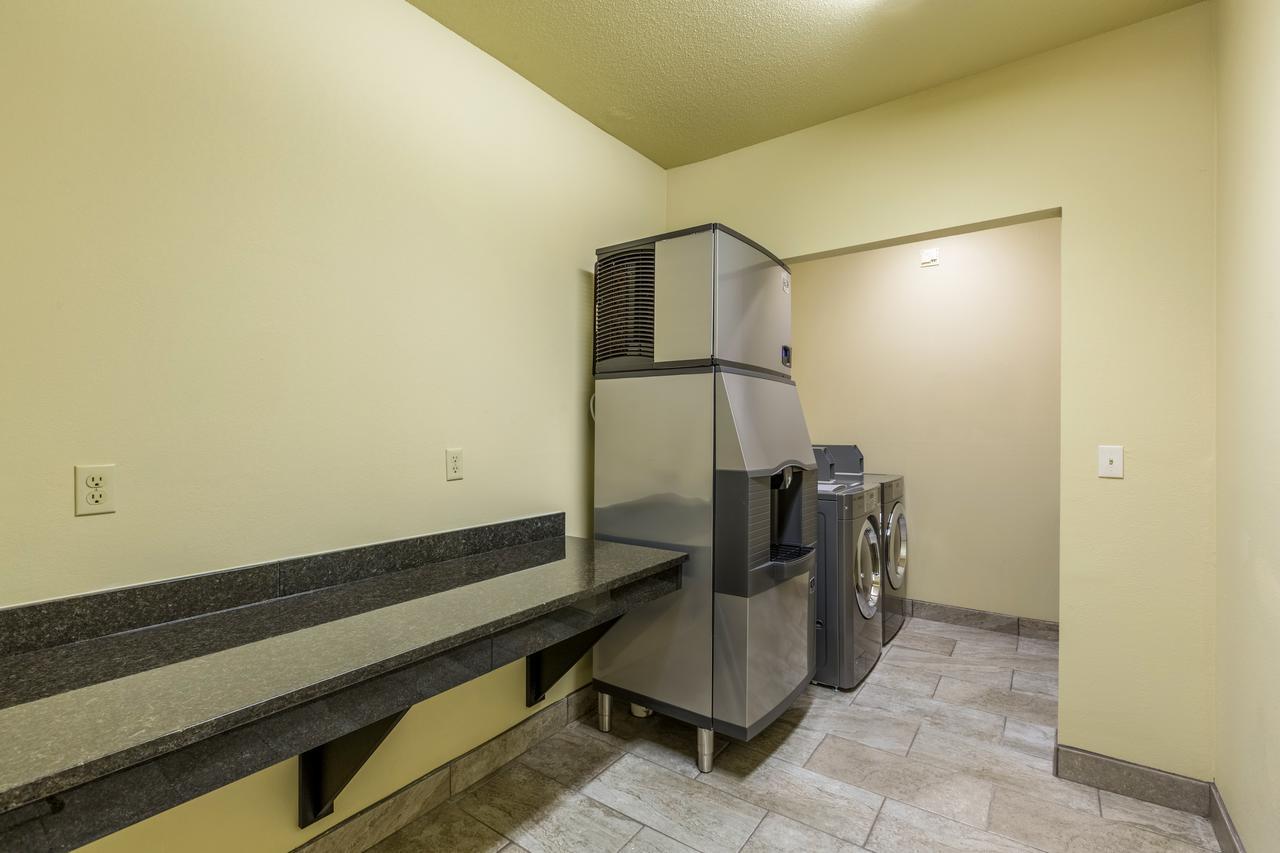 Cobblestone Inn & Suites - Merrill Εξωτερικό φωτογραφία